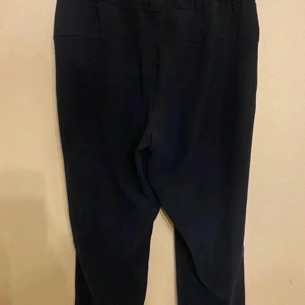 Lululemon On The Fly Woven Cropped Pants